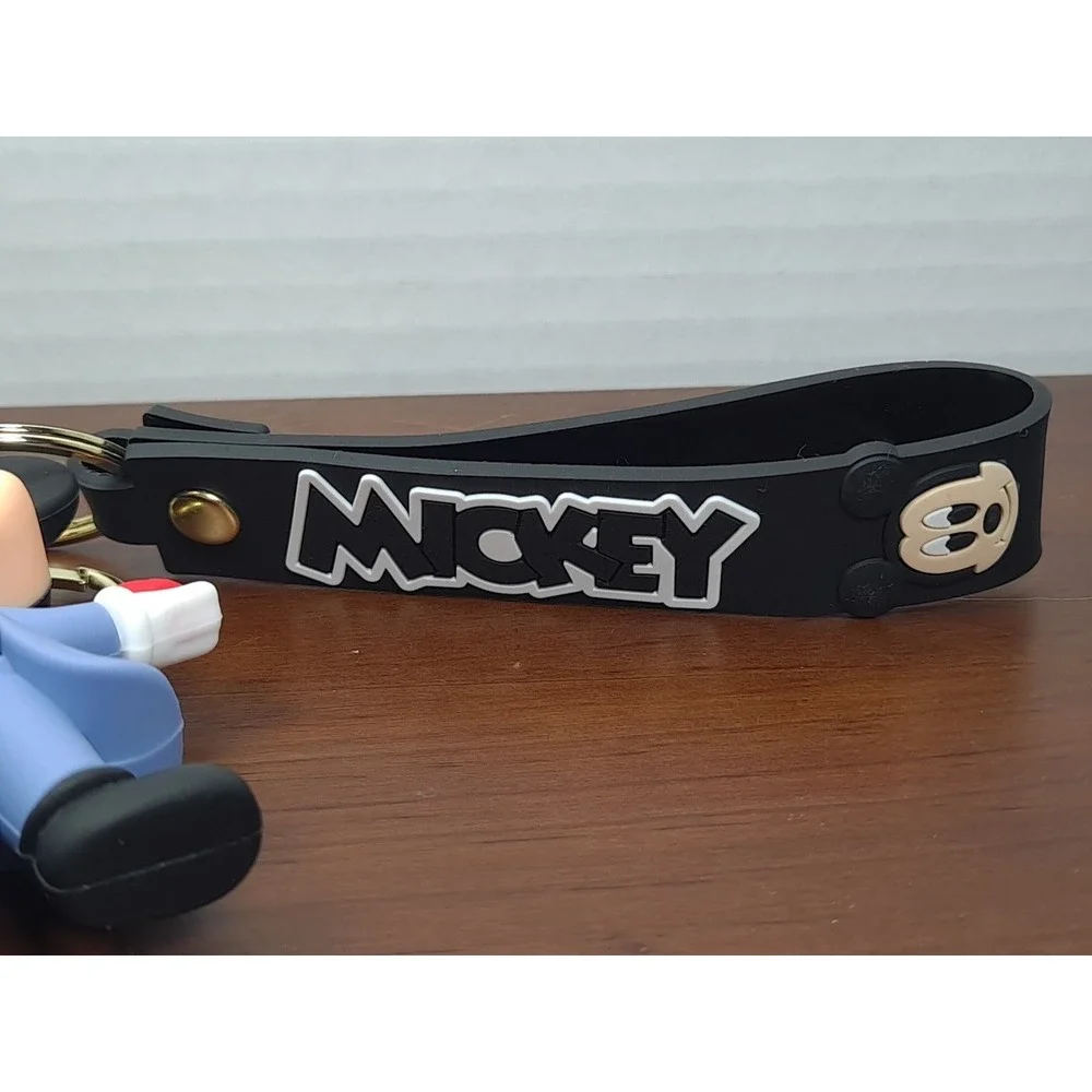 NIB Disney Mickey‎ Mouse Suit Heart 3D Keychain Figure Backpack Clip Pendant